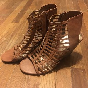 Never Worn Madden Girl Gladiator sz 10 Wedges